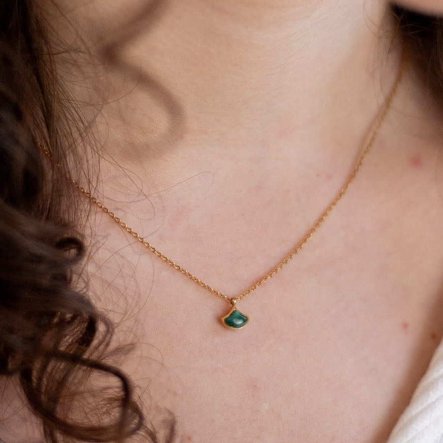 Collier pendentif Rana coloris vert - Bébou la Coquette