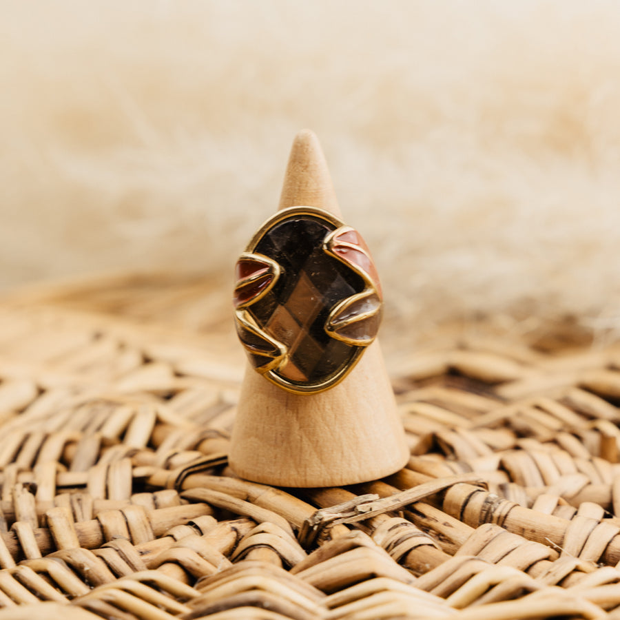 Bague Philippine marron, verre facetté brun fumé et feuilles émaillées brun et rouge brique