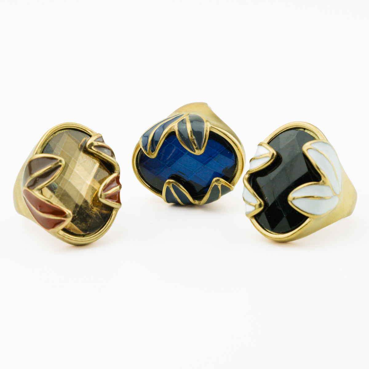 Bague Philippine en acier doré, pierre ovale facettée et feuilles émaillées, en marron, bleu et noir