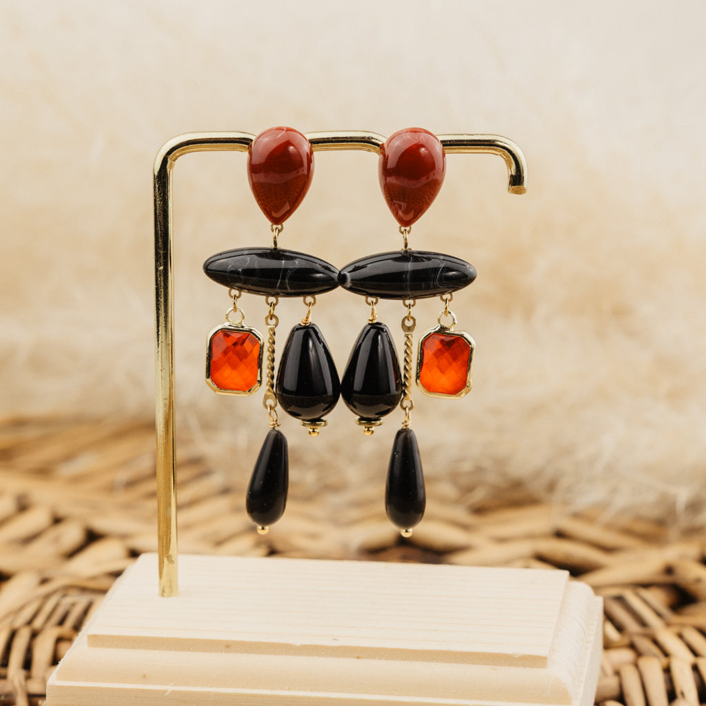 Boucles d'oreilles Eulalie noires, pampilles en acétate de cellulose noir, rouge et orange