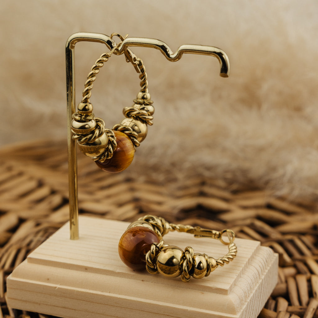 Boucles d'oreilles Ombline marron, créoles torsadées dorées avec perle d'œil de tigre